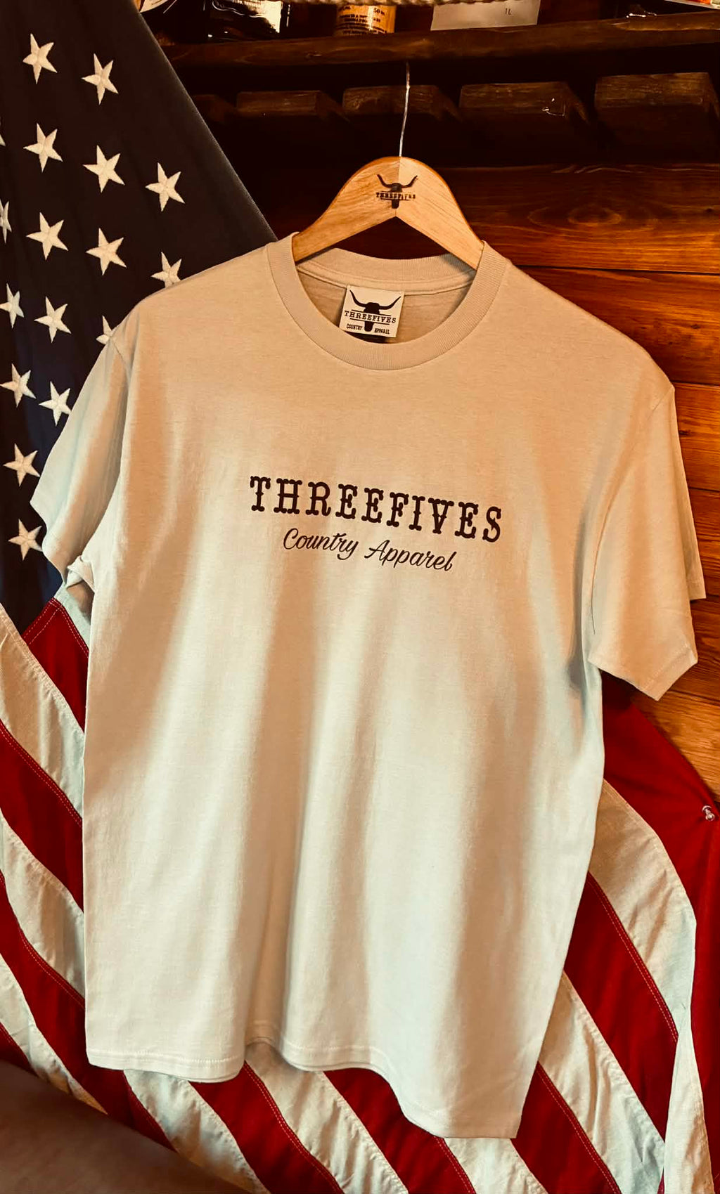 BOOTS 'N' B*TCHS T-SHIRTS