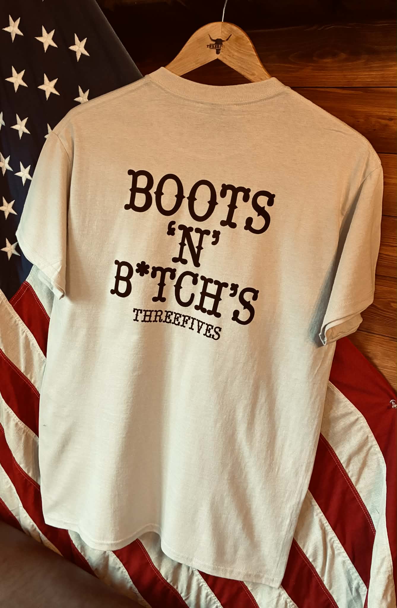BOOTS 'N' B*TCHS T-SHIRTS